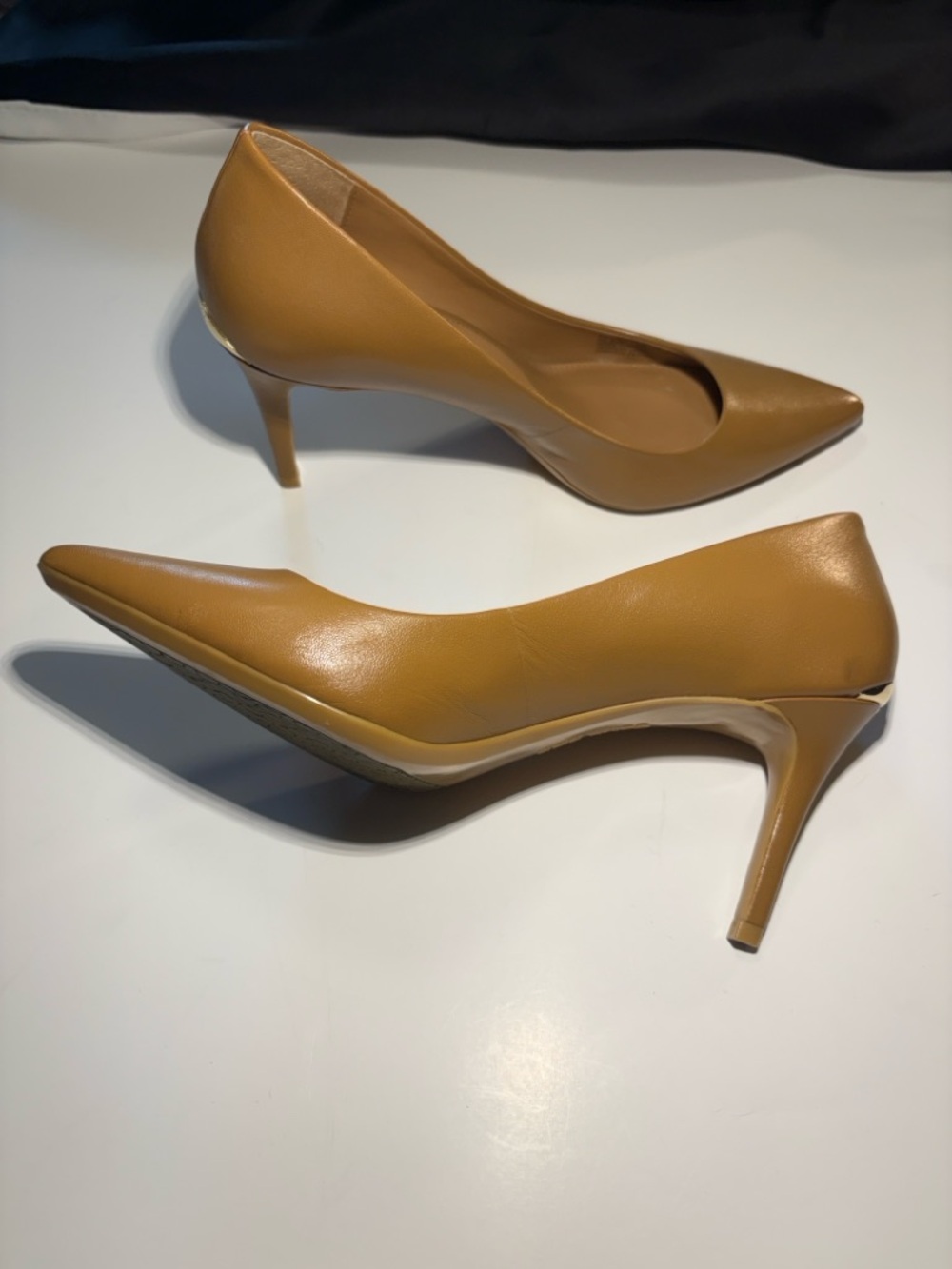 Calvin Klein Gayle Pumps Size 8 Tan Pointed Toe Heels Classic - Picture 3 of 7